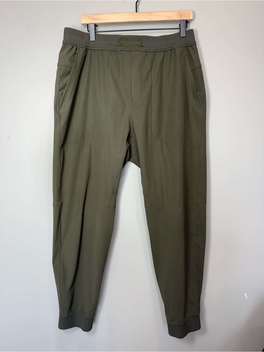 Lululemon men’s abc joggers olive green XL
